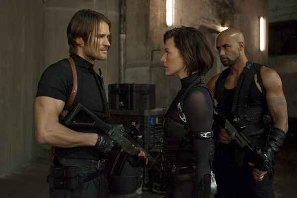 Рецензия к фильму "Обитель зла 5: Возмездие" (2012). Resident evil: facepalm